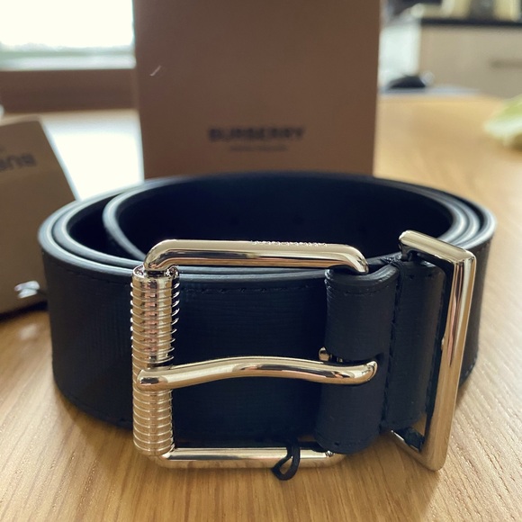 NEW Burberry Check & Leather Belt (O/S) - Picture 1 of 7